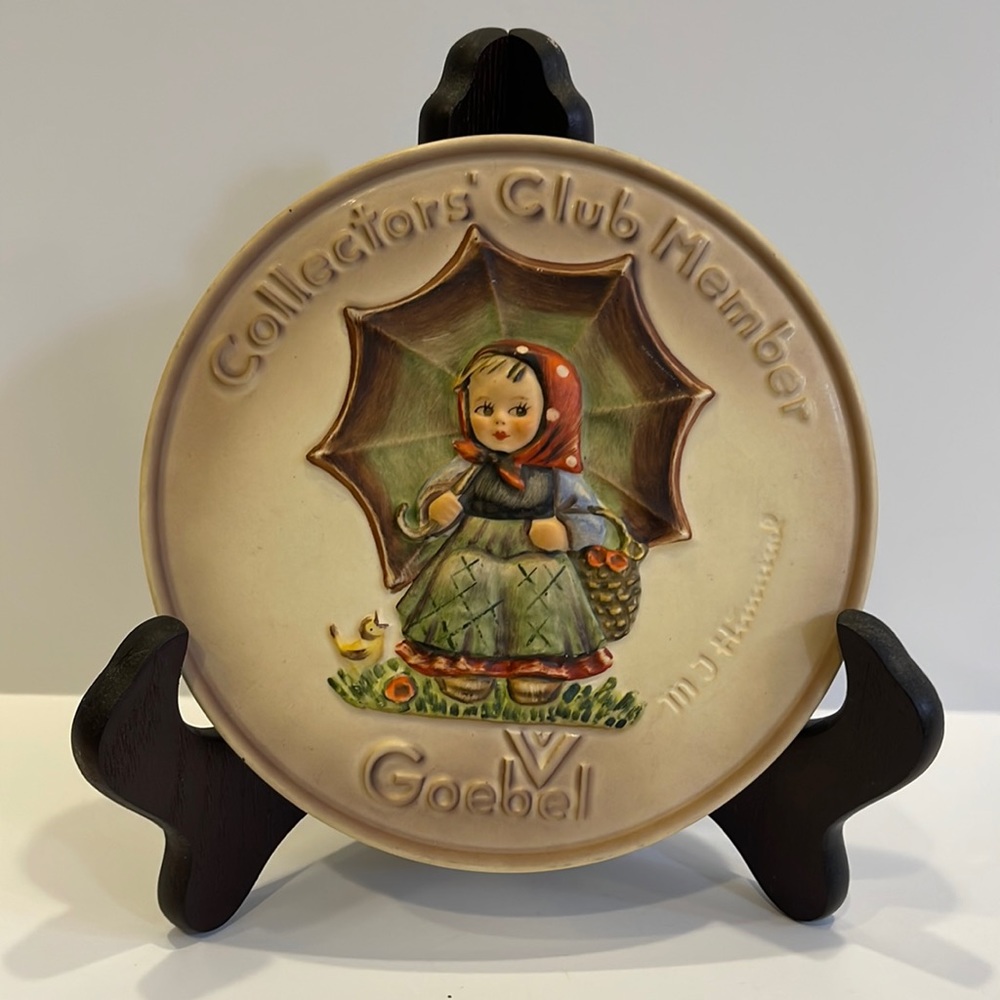 Hummel Collectors’ Club Member plate